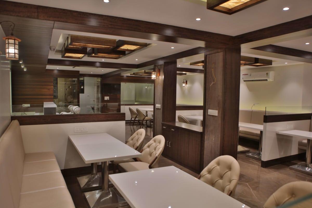 Hotel K P Pride Jalgaon Екстер'єр фото