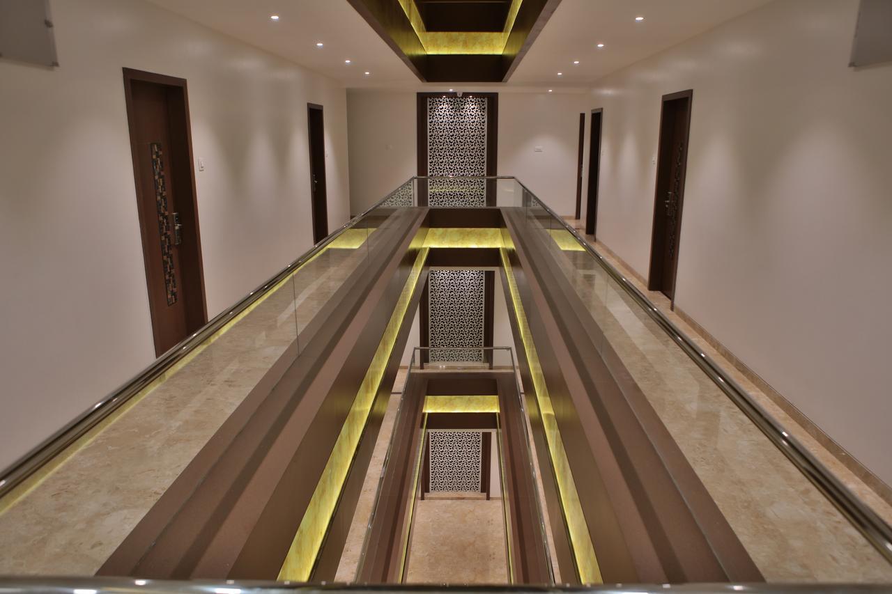 Hotel K P Pride Jalgaon Екстер'єр фото